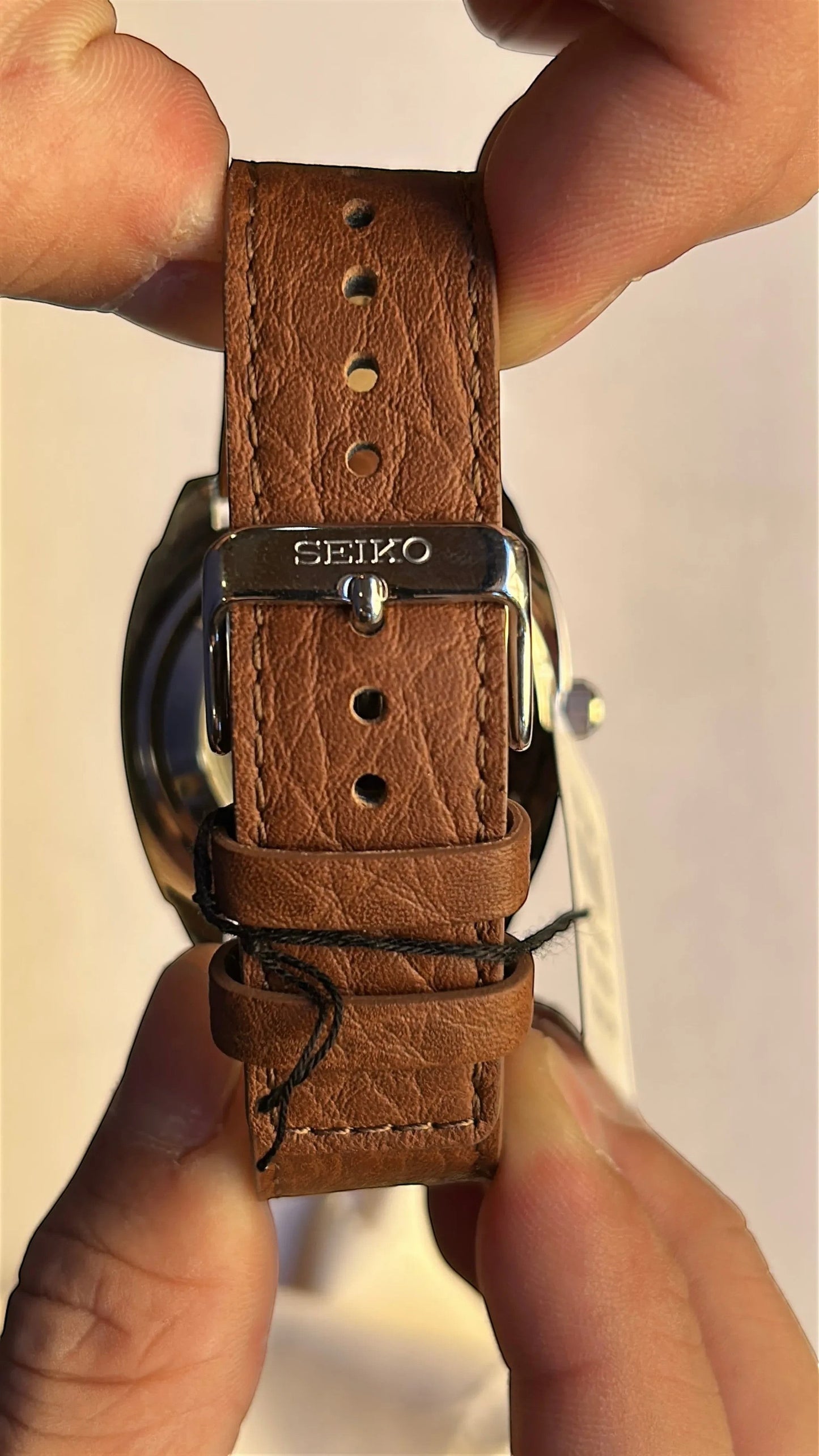 DEL MORAL | RELOJES Seiko Recraft SNKN37 correa de cuero marrón con hebilla plateada.
