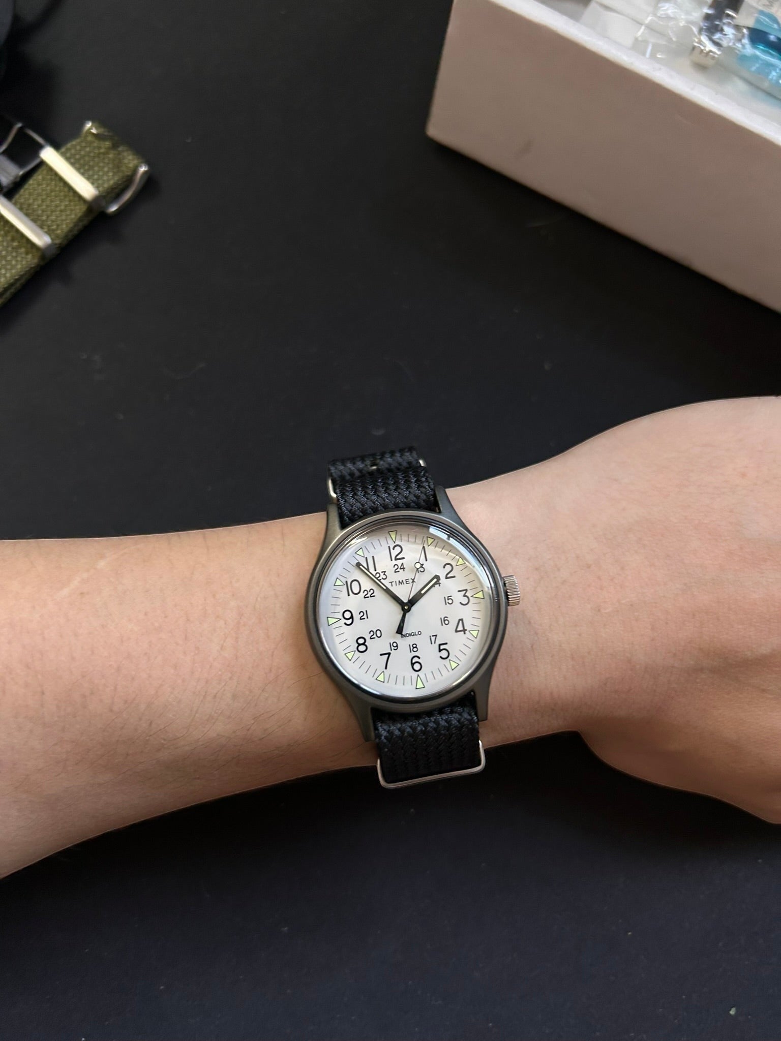 Reloj Timex MK1 TW2T10500 de DEL MORAL | RELOJES con esfera blanca, caja de aluminio y correa de nylon negra.