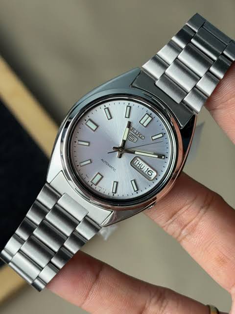 Seiko 5 SNXS73